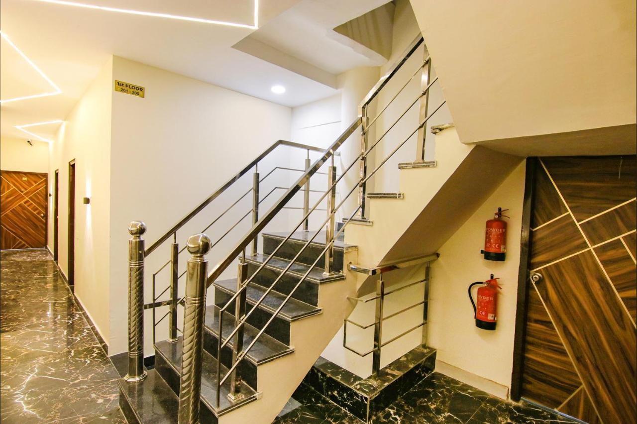 Fabhotel Palm Plaza Zirakpur Exterior photo