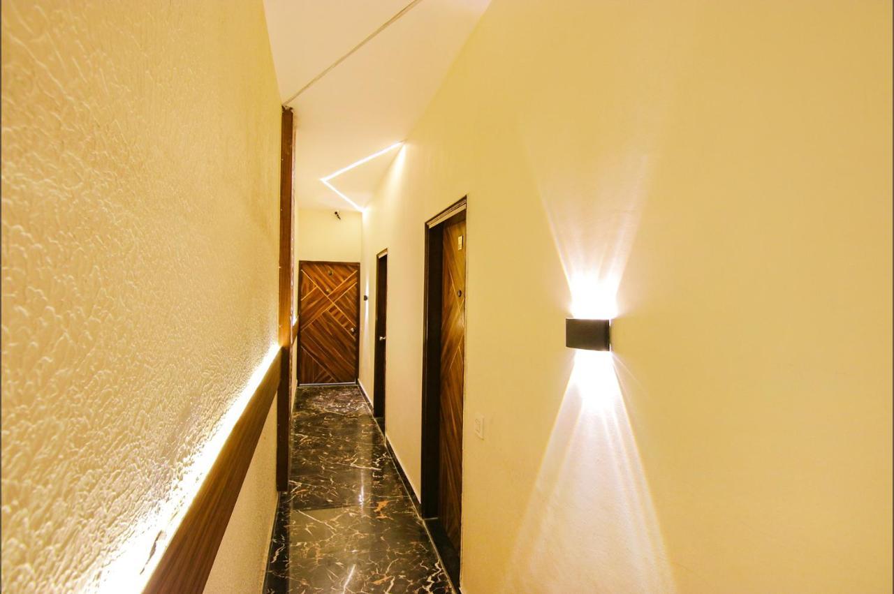 Fabhotel Palm Plaza Zirakpur Exterior photo